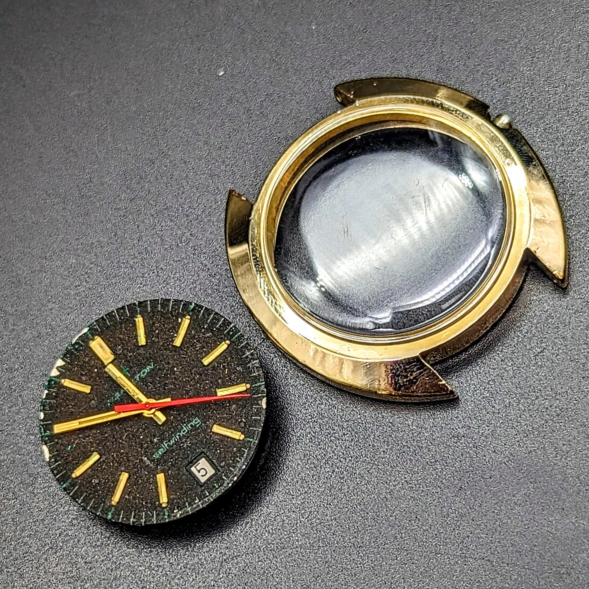 1960s HAMILTON Dateline Automatic Watch - Rare and Collectible Timepiece
