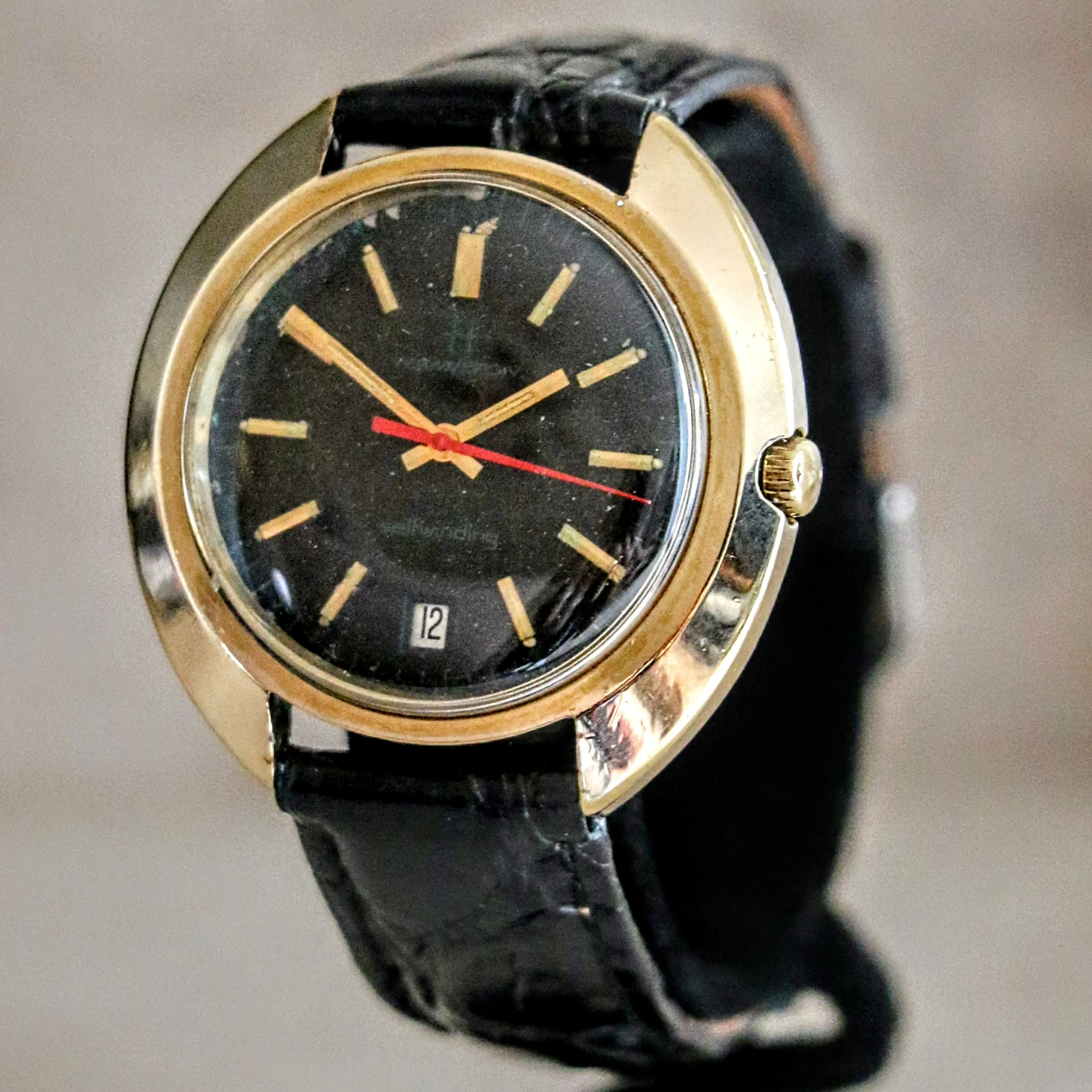 1960s HAMILTON Dateline Automatic Watch - Rare and Collectible Timepiece