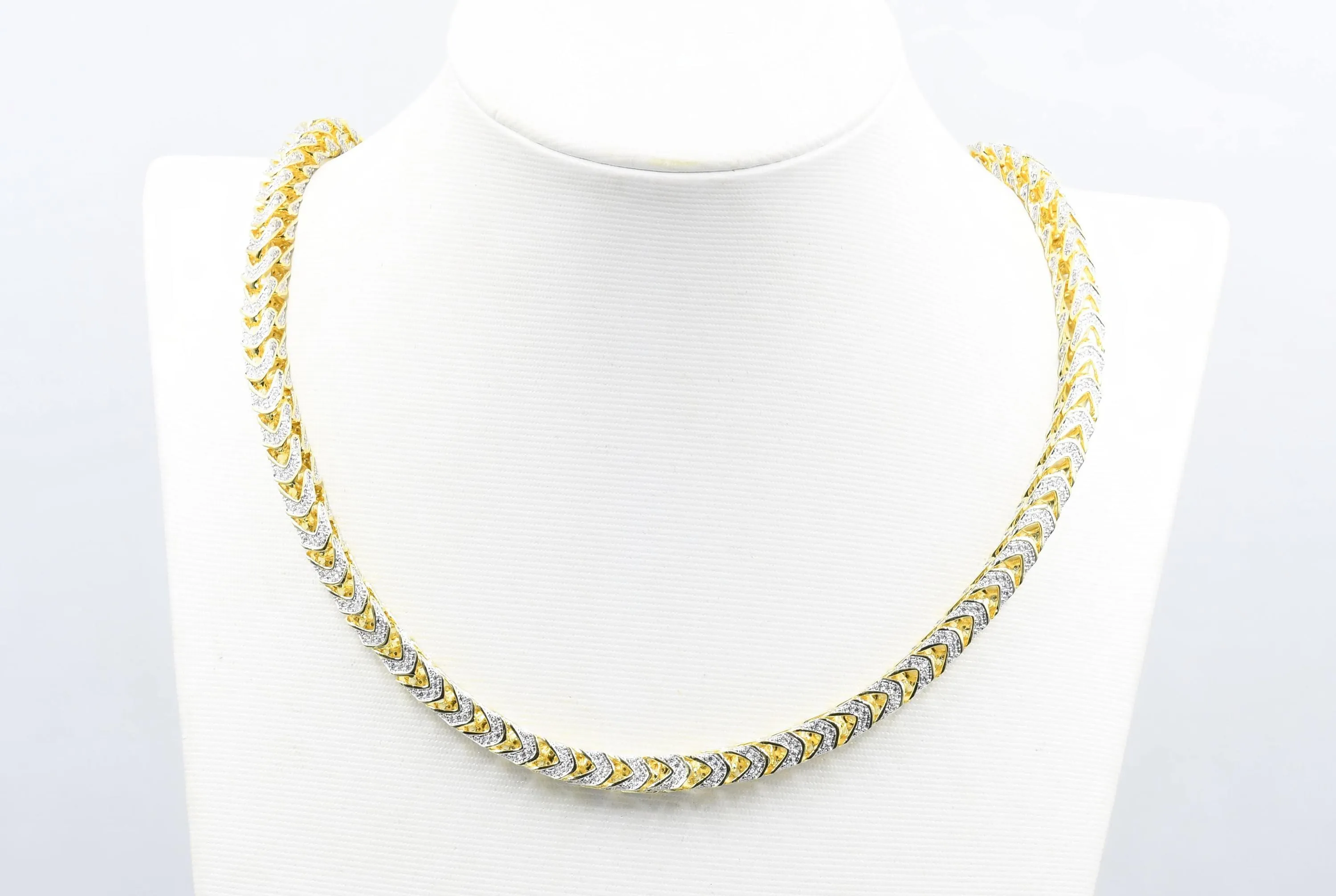 Effervescent CZ Chain