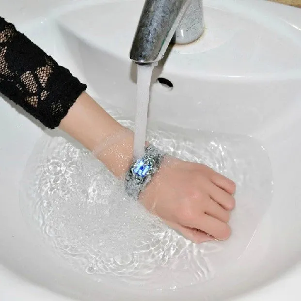 Fashion Men and Women watch Unisex Black Dial Metal Band Quartz Analog Water Resistant Sport Wrist Watch