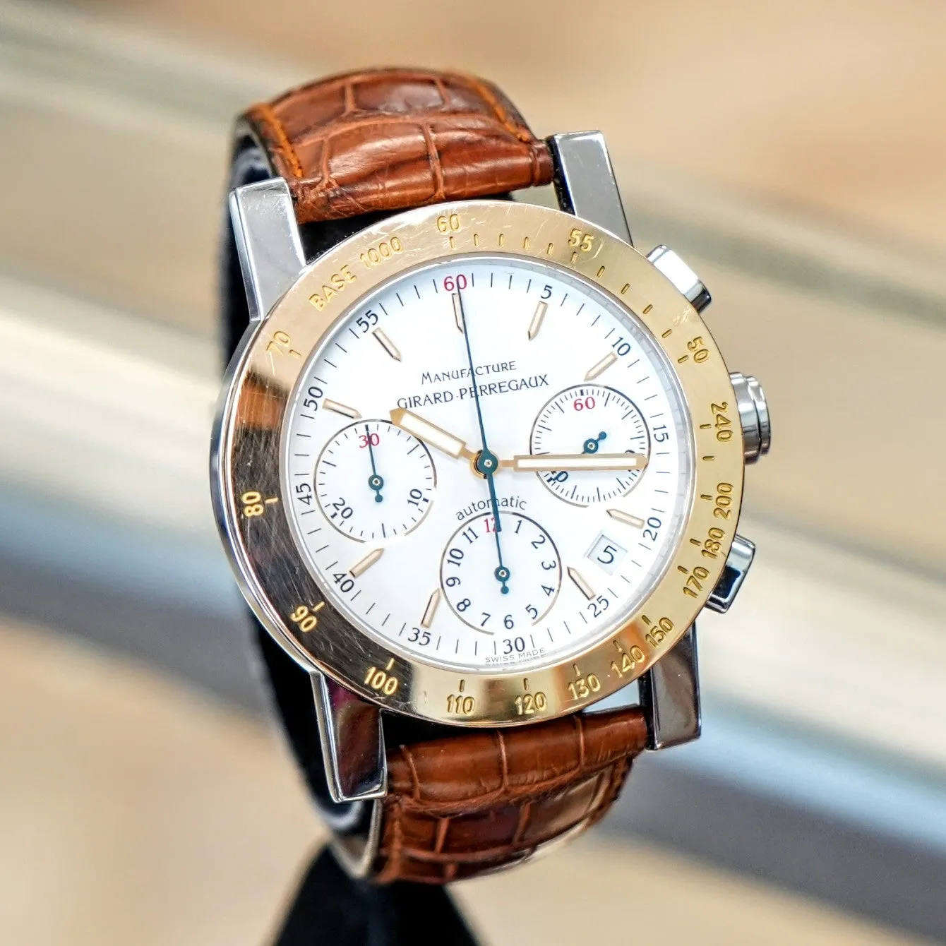GIRARD PERREGAUX Chronograph Automatic Watch Ref. 7030 Swiss Wristwatch 18K GOLD Bezel