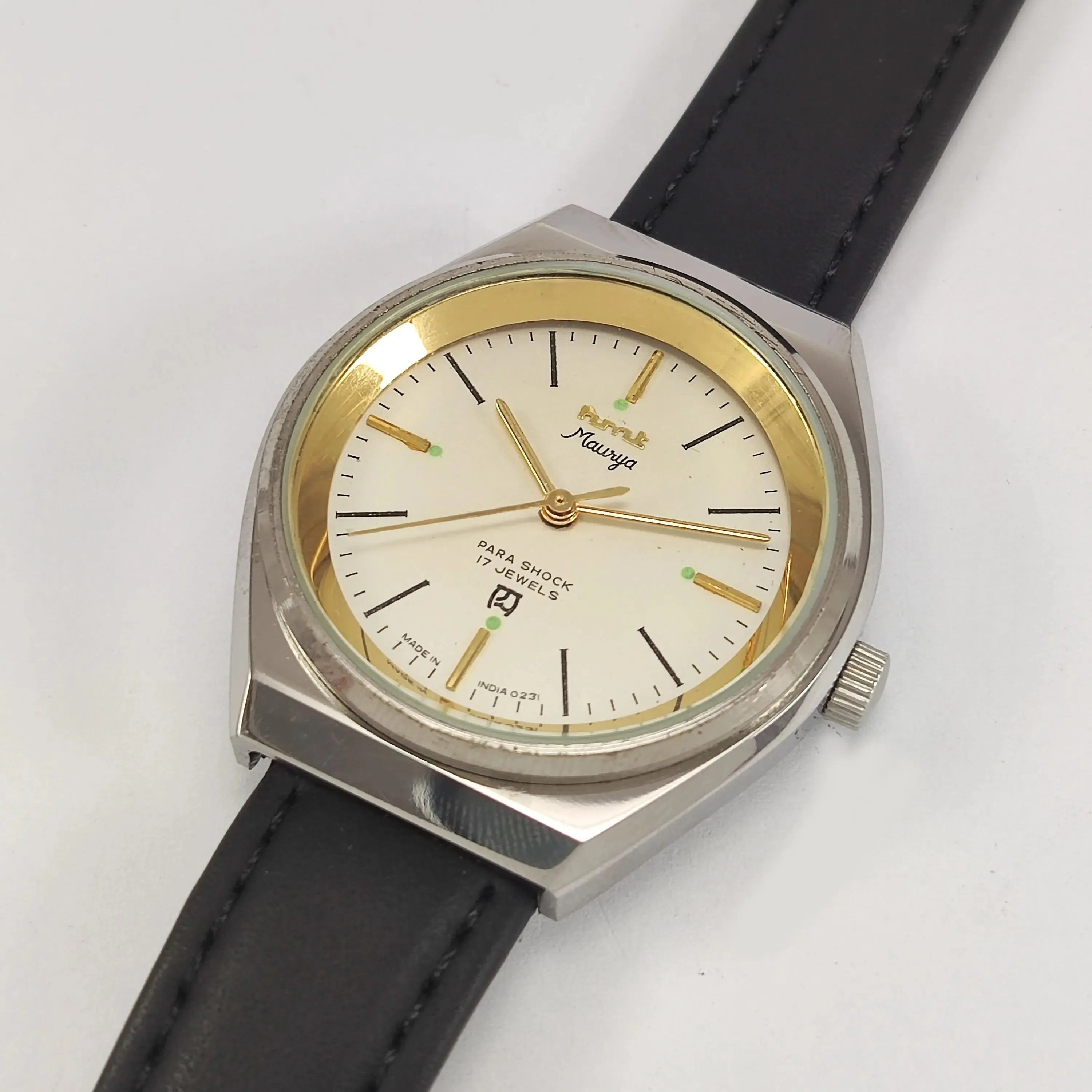HMT Maurya Para Shock 17 Jewels Cream Color Dial Mechanical Hand winding Men's Wrist Watch