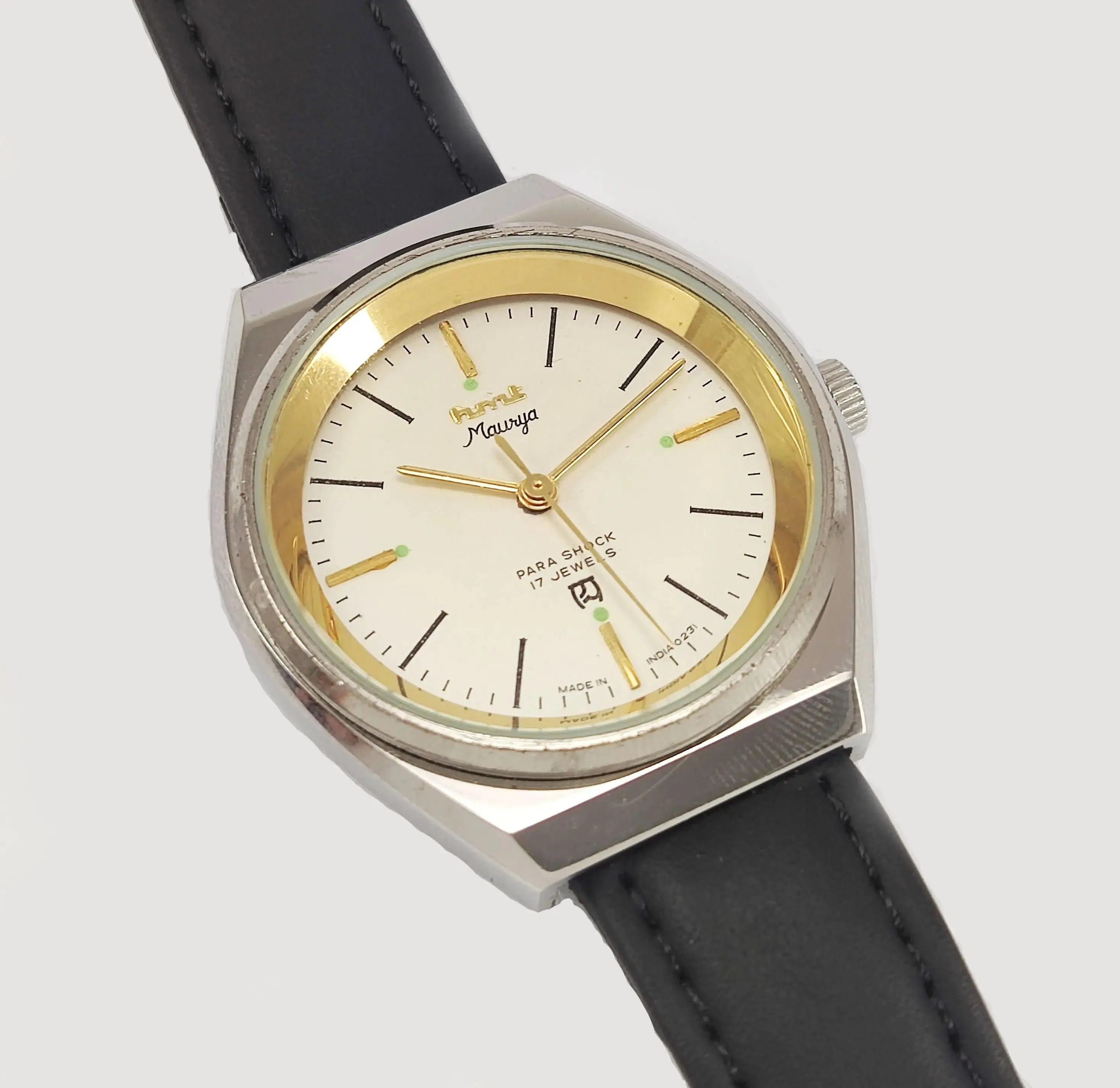 HMT Maurya Para Shock 17 Jewels Cream Color Dial Mechanical Hand winding Men's Wrist Watch