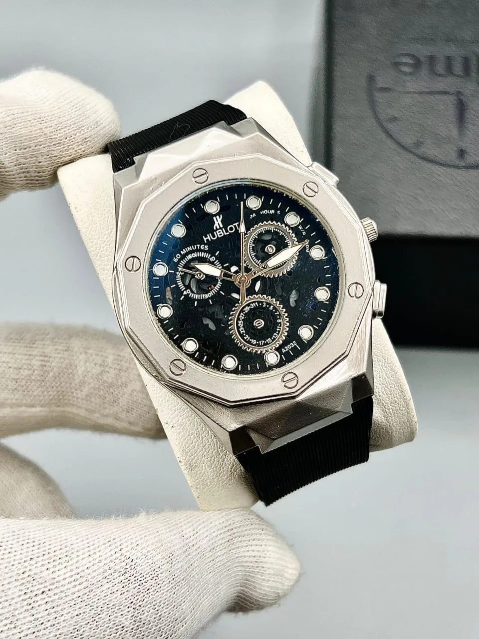 Men's Multicolor Chronograph Watch - Stylish Luxury PU Leather Strap