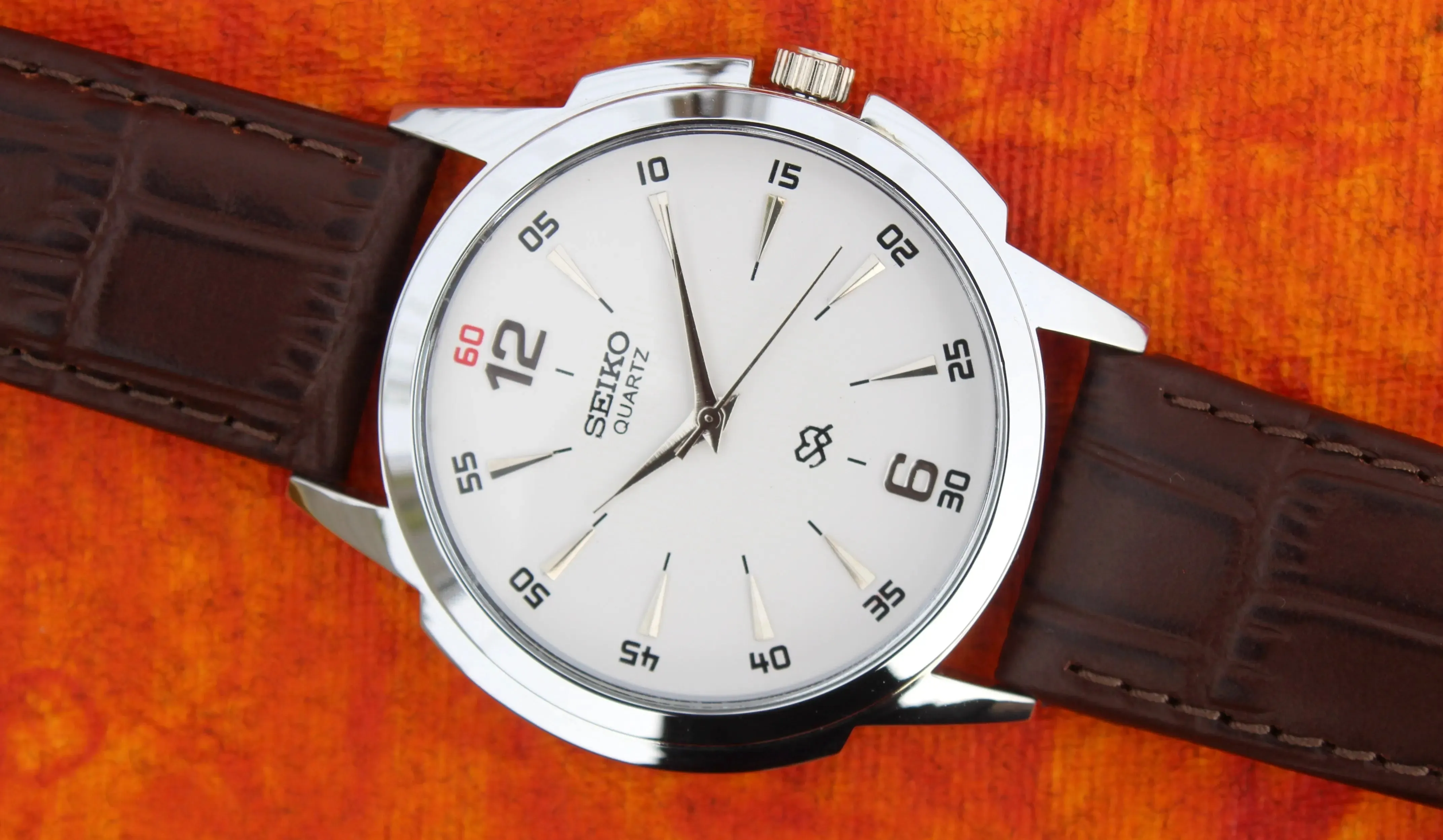 Seiko Quartz Japan Made Stainless Steel Case White Dial Faux Leather Strap Wristwatch