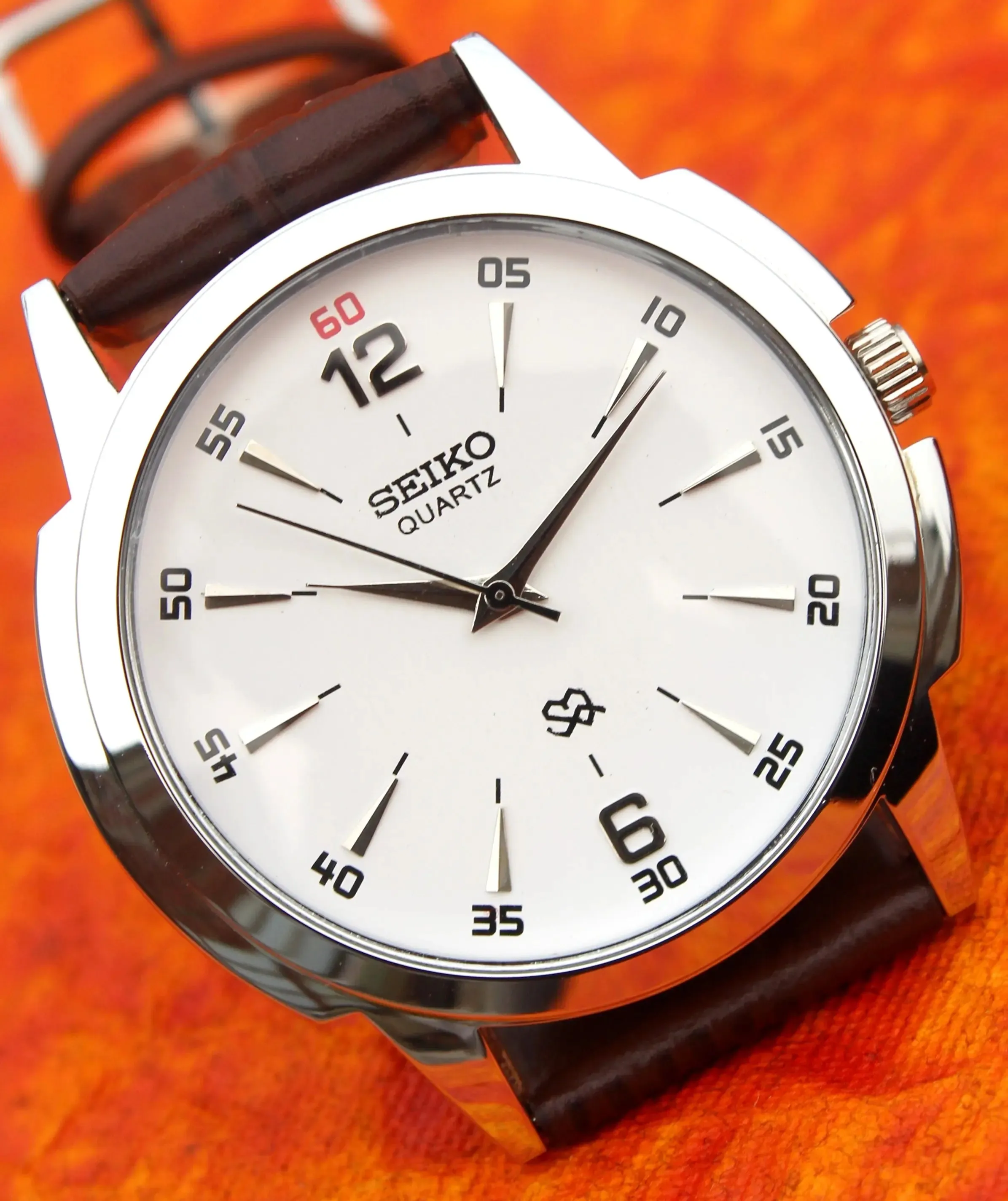 Seiko Quartz Japan Made Stainless Steel Case White Dial Faux Leather Strap Wristwatch