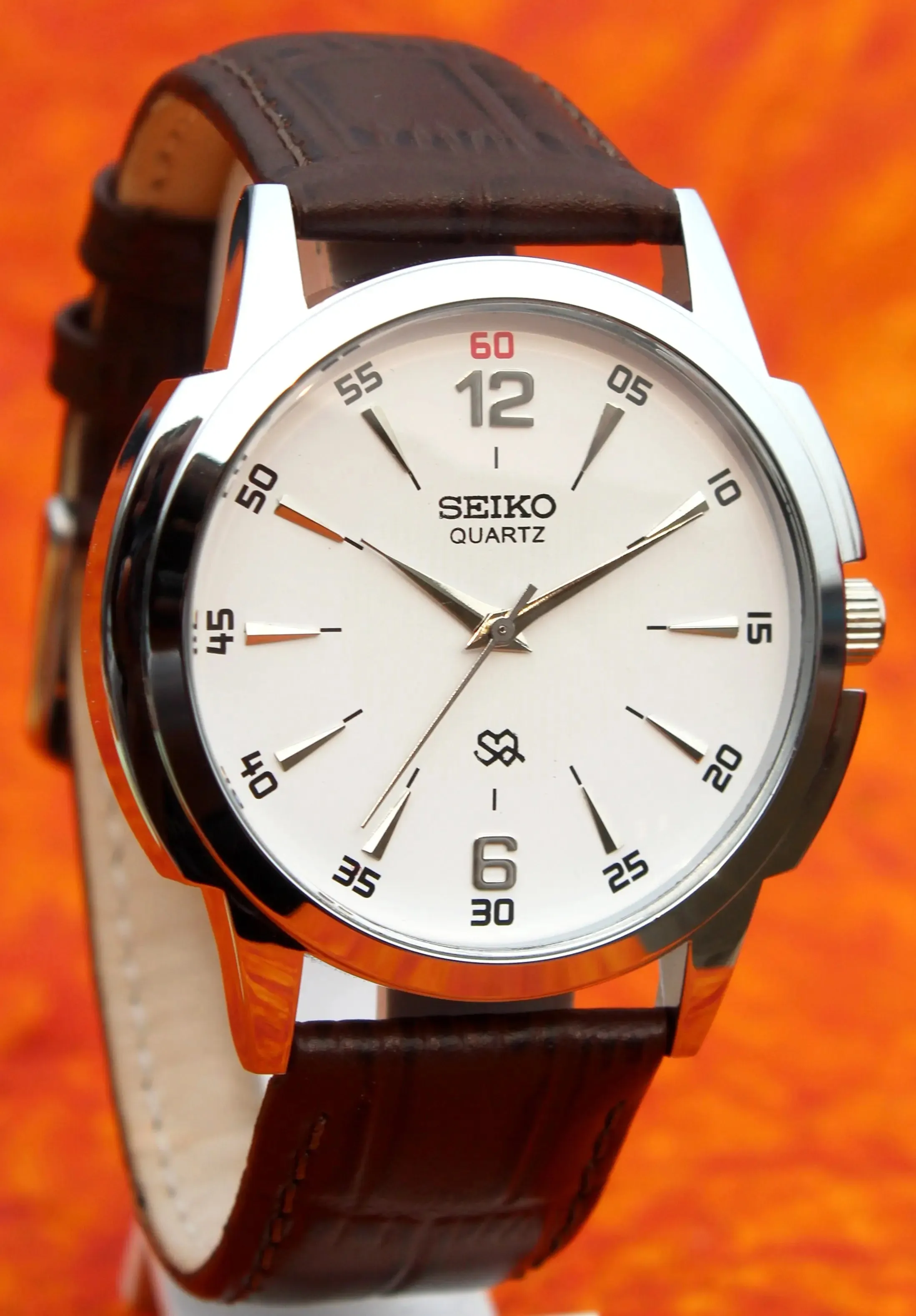 Seiko Quartz Japan Made Stainless Steel Case White Dial Faux Leather Strap Wristwatch
