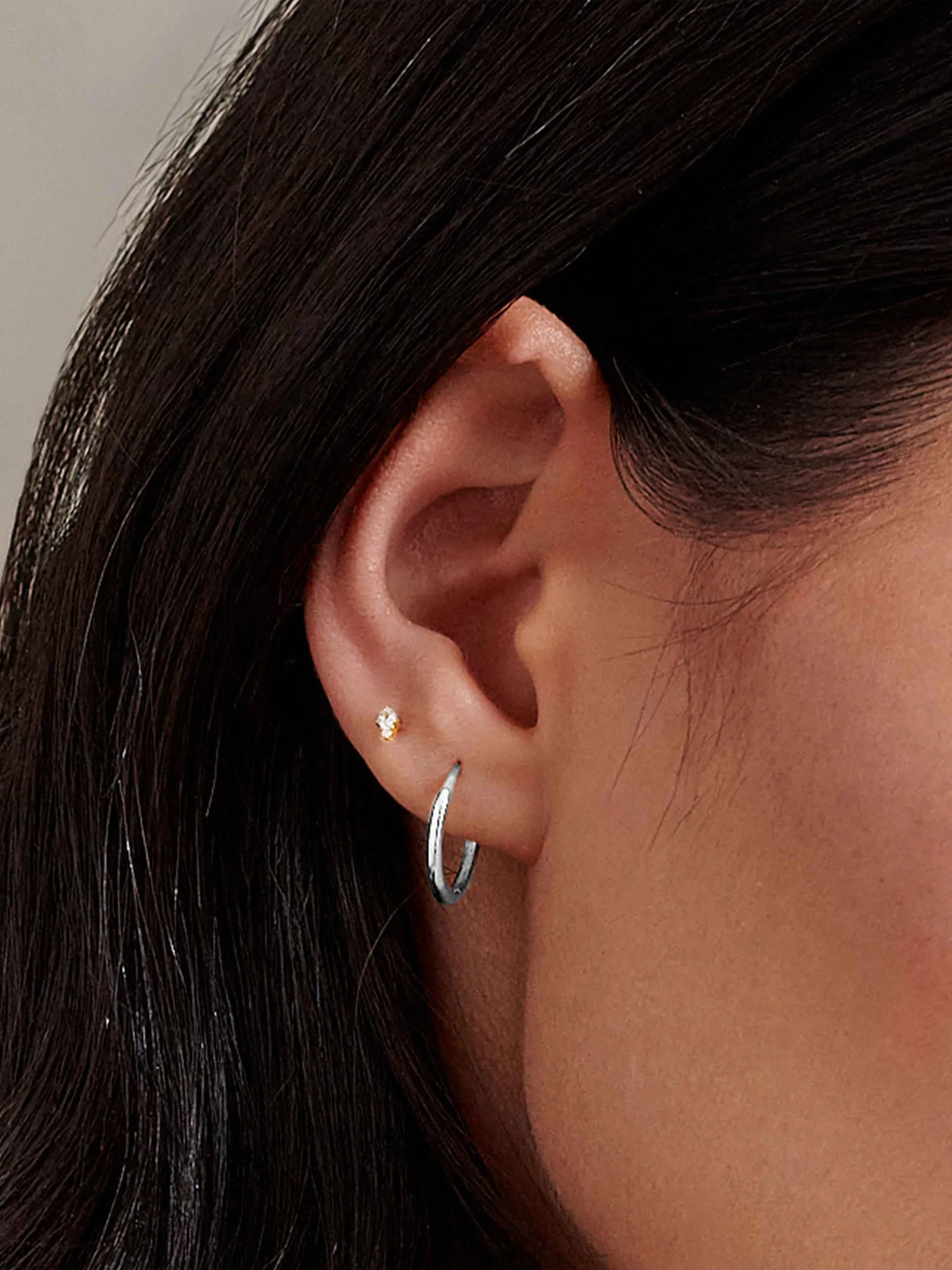 Yellow gold medium classic hoop earrings